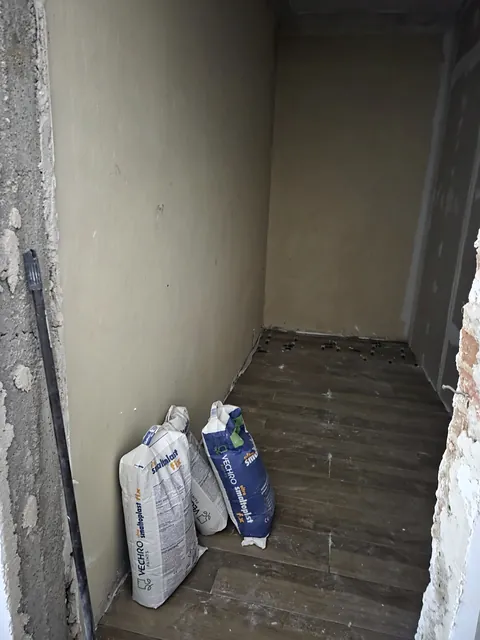 Νέο δάπεδο, πριν από τα σοβατεπί