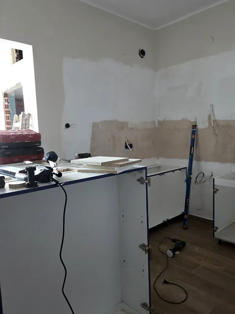 Τοποθέτηση των ντουλαπιών κουζίνας