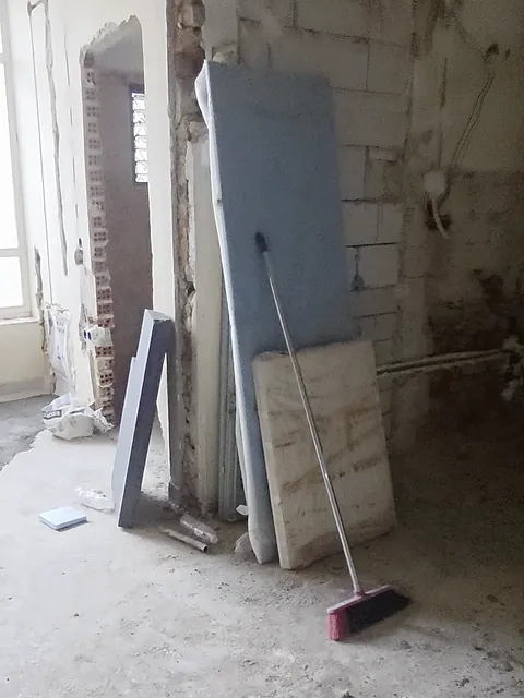 Το εργοτάξιο στις καθαιρέσεις
